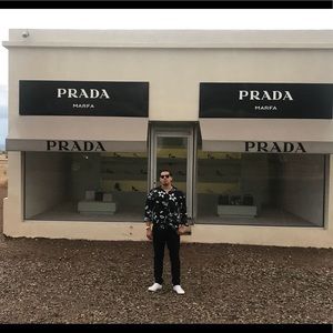 Meet your Posher, Carlos